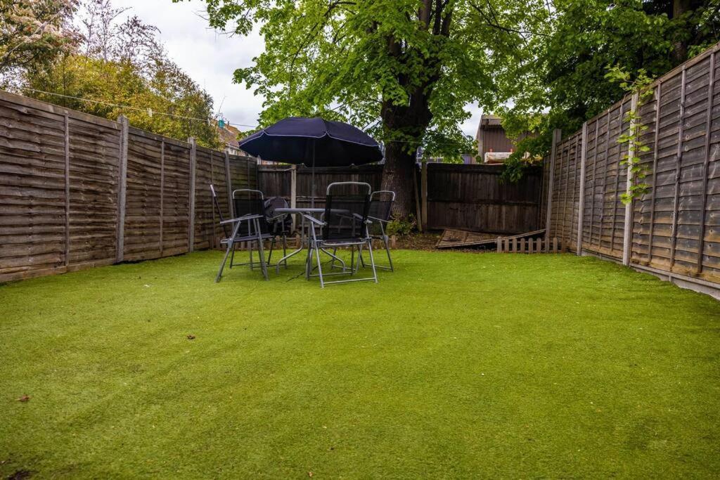 3 Bedrooms House-Sofabed-Parking-Bbqstove-Garden Londen Buitenkant foto