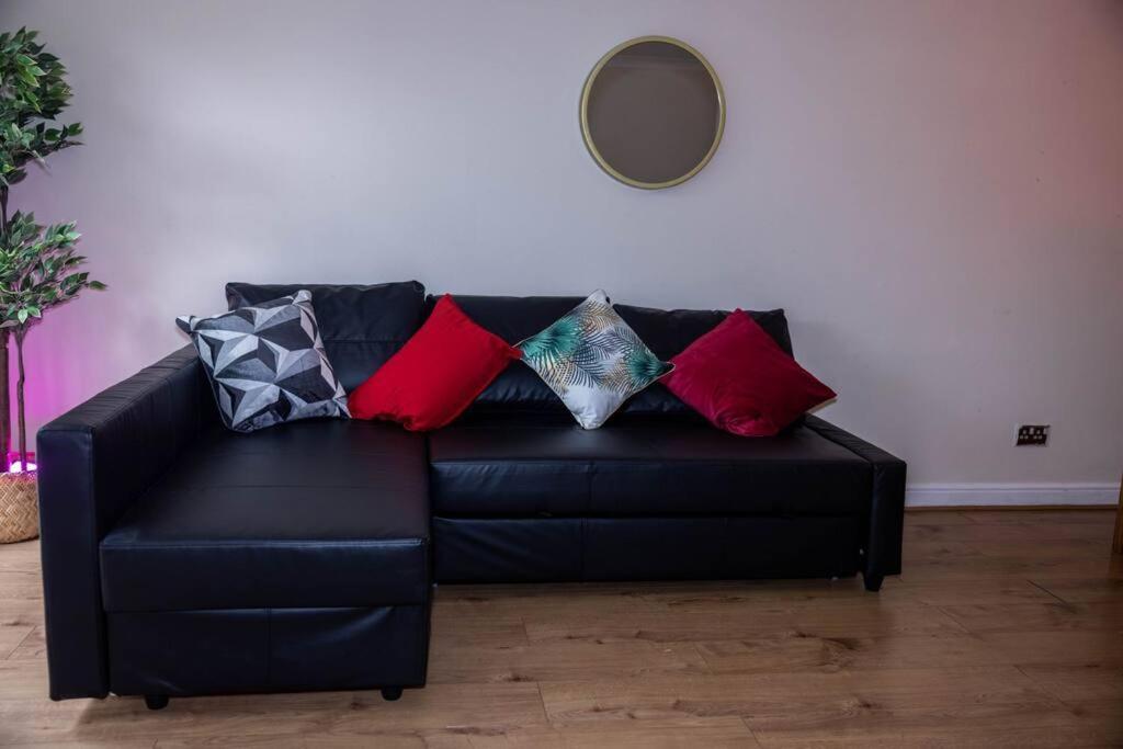 3 Bedrooms House-Sofabed-Parking-Bbqstove-Garden Londen Buitenkant foto