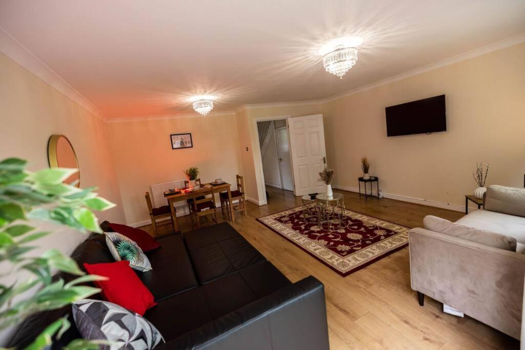 3 Bedrooms House-Sofabed-Parking-Bbqstove-Garden Londen Buitenkant foto