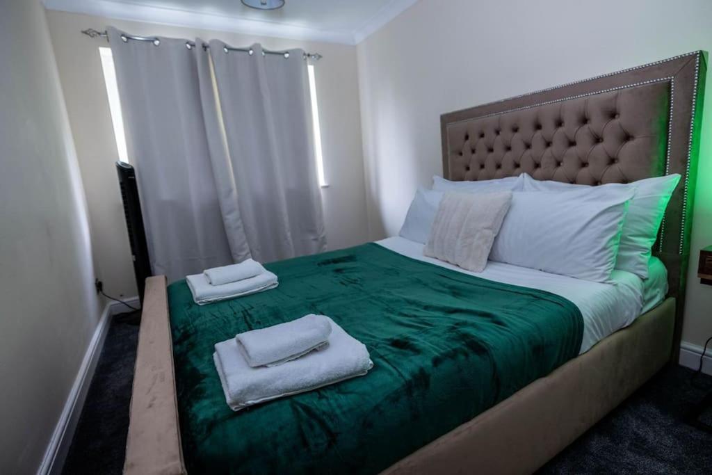 3 Bedrooms House-Sofabed-Parking-Bbqstove-Garden Londen Buitenkant foto