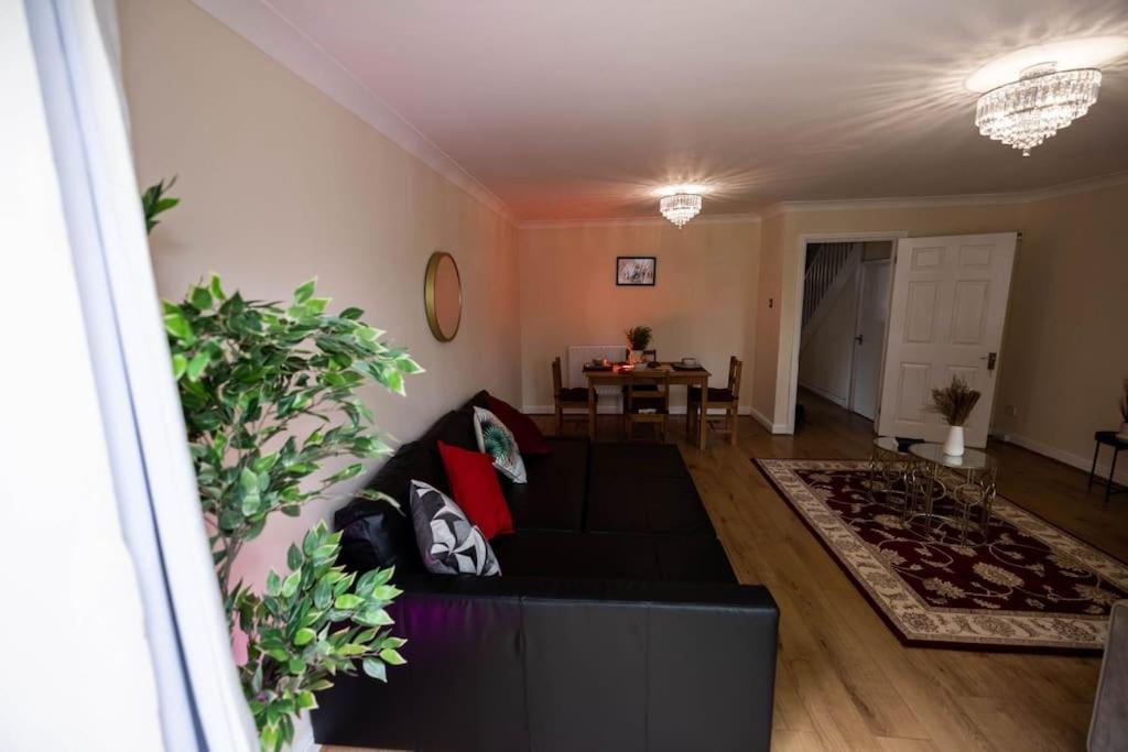 3 Bedrooms House-Sofabed-Parking-Bbqstove-Garden Londen Buitenkant foto