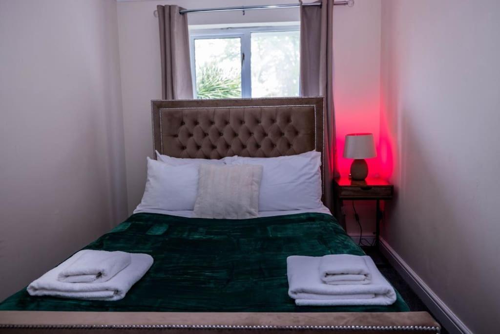 3 Bedrooms House-Sofabed-Parking-Bbqstove-Garden Londen Buitenkant foto