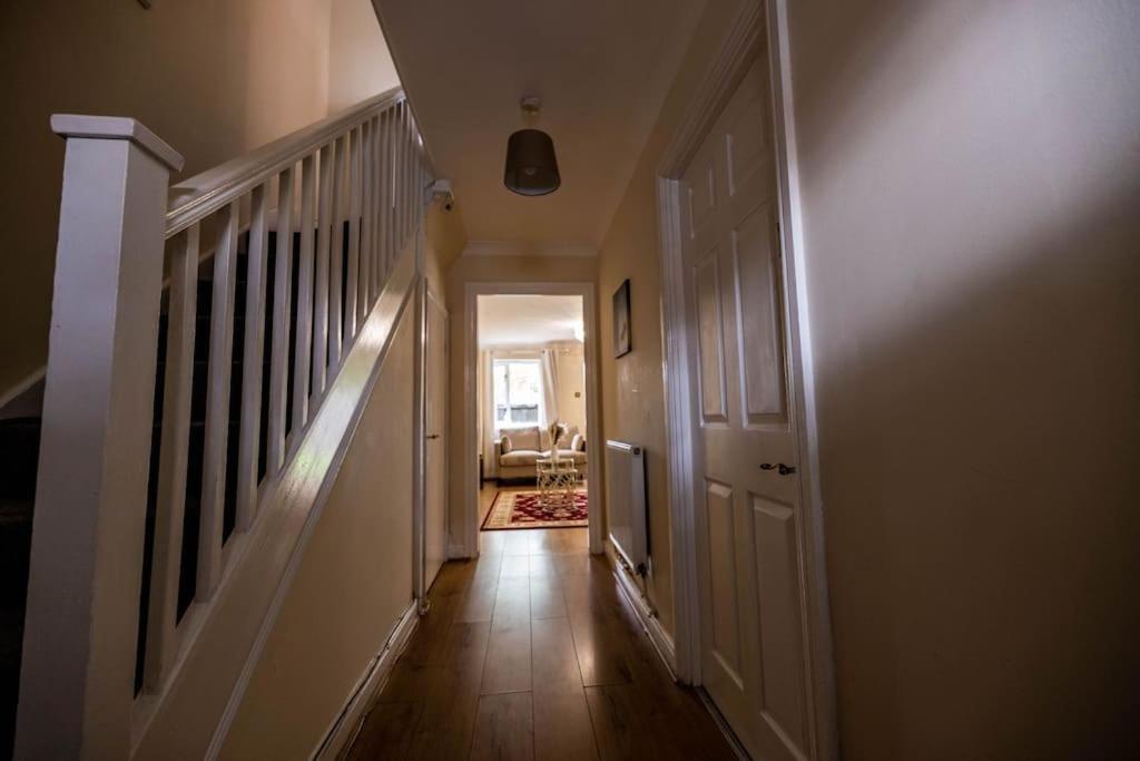 3 Bedrooms House-Sofabed-Parking-Bbqstove-Garden Londen Buitenkant foto
