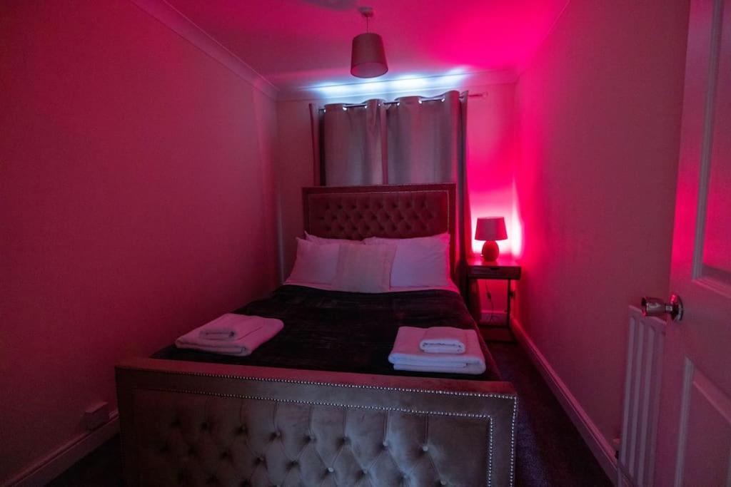 3 Bedrooms House-Sofabed-Parking-Bbqstove-Garden Londen Buitenkant foto