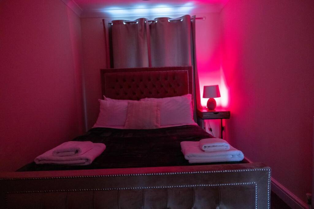 3 Bedrooms House-Sofabed-Parking-Bbqstove-Garden Londen Buitenkant foto