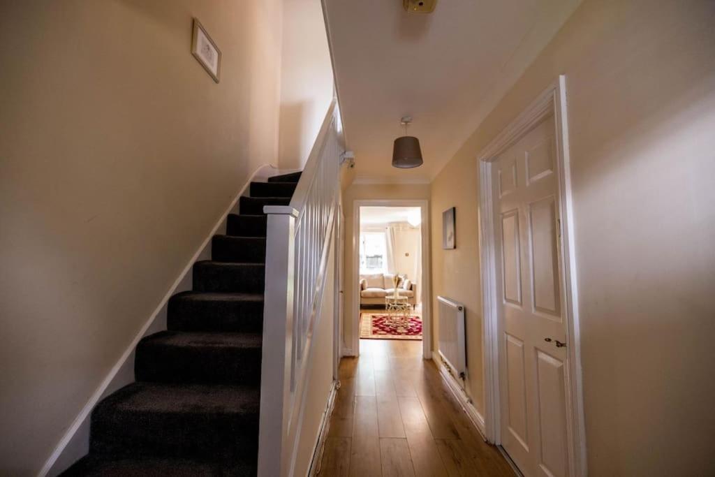 3 Bedrooms House-Sofabed-Parking-Bbqstove-Garden Londen Buitenkant foto