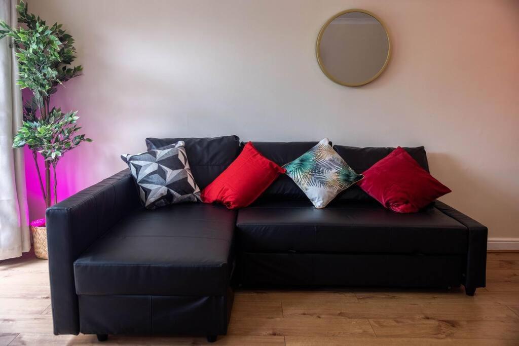 3 Bedrooms House-Sofabed-Parking-Bbqstove-Garden Londen Buitenkant foto